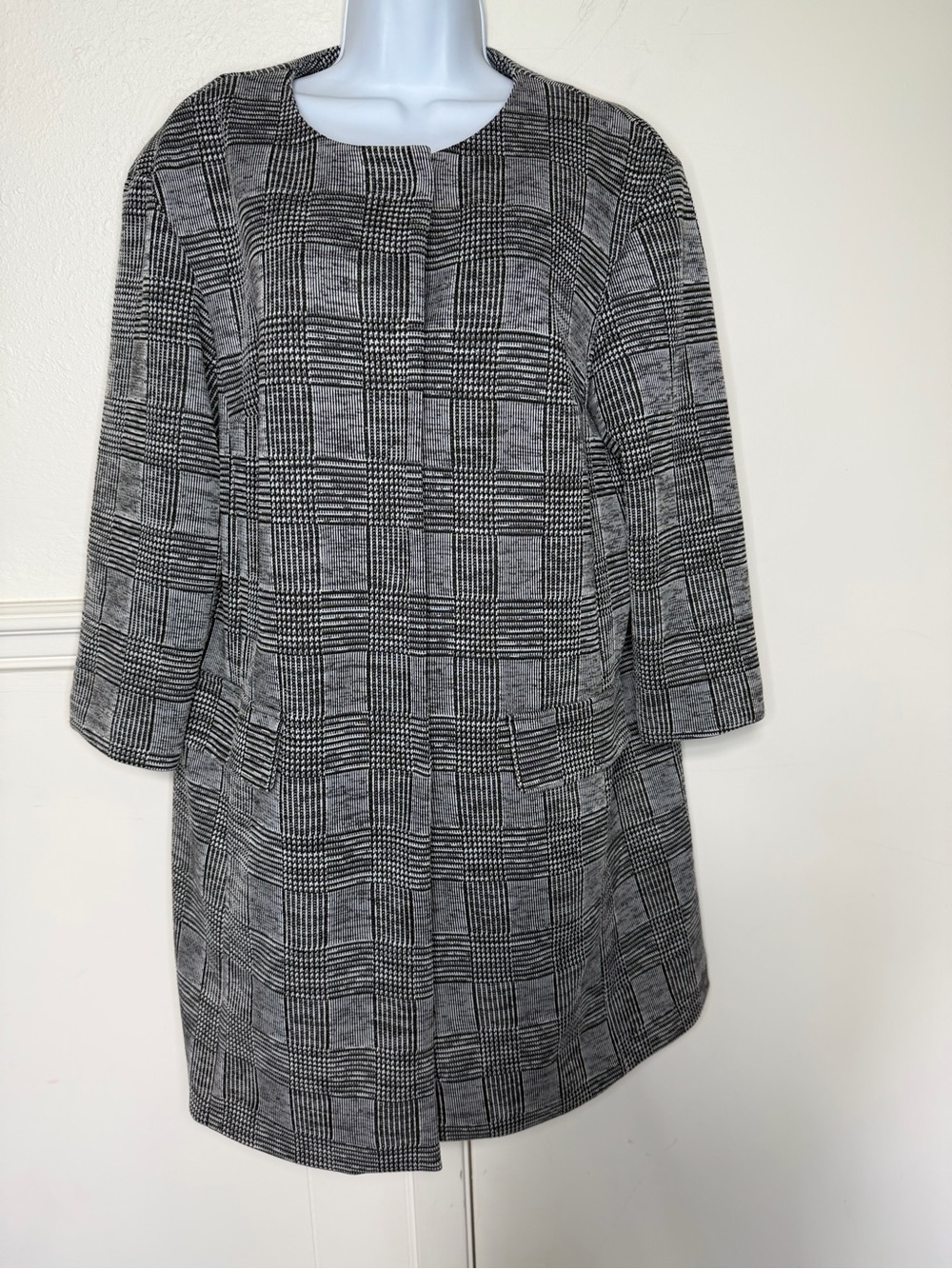 Jones New York Black and Grey Plaid Tunic M